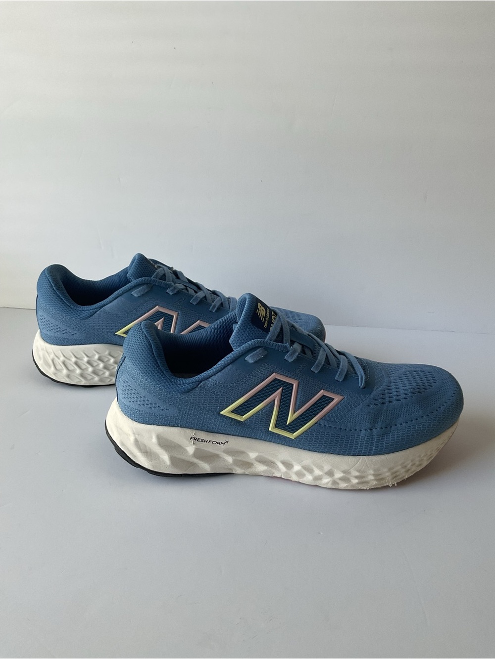 New Balance Fresh Foam X EVOZ v4 Women’s 9.5 Blue Pink Running Shoes - Picture 3 of 11